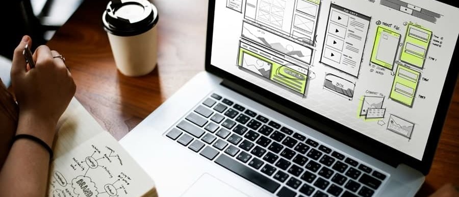 strona oparta na WordPress projektowana w Figmie